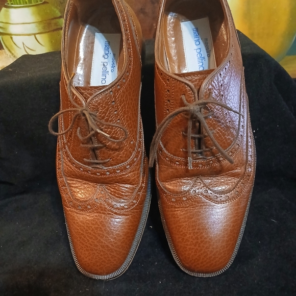 Men\'s dress shoes
